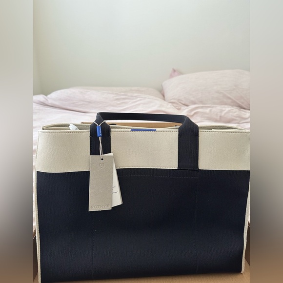 Rothys The Classic Tote in Luna NWT - Picture 5 of 8